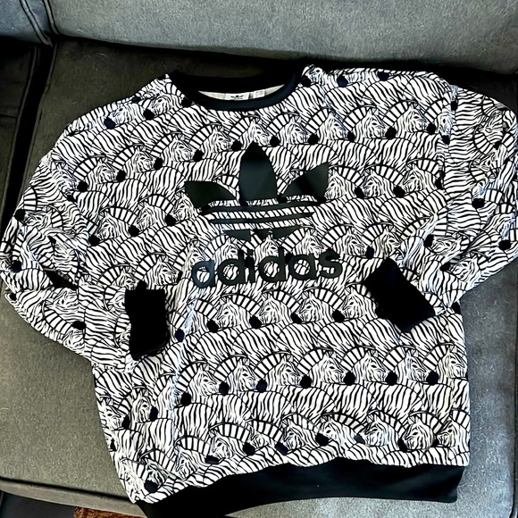 Adidas black and white zebra print sweatshirt 11-12 youth🤍🖤 - Picture 1 of 4